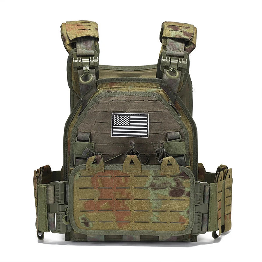 Lightweight design hunting vest with hidden triple equipment bag in front, made of wear-resistant and tear resistant material