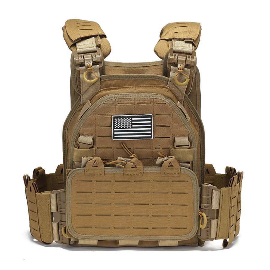 Lightweight design hunting vest with hidden triple equipment bag in front, made of wear-resistant and tear resistant material