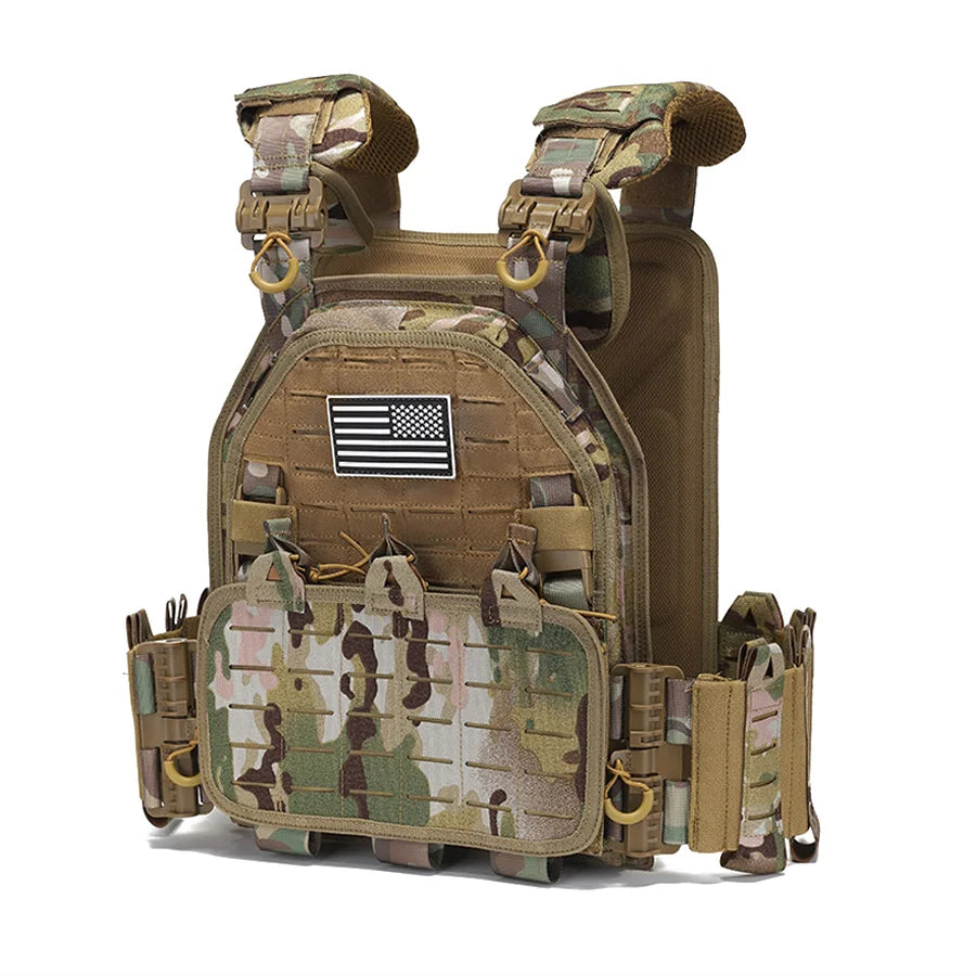Lightweight design hunting vest with hidden triple equipment bag in front, made of wear-resistant and tear resistant material