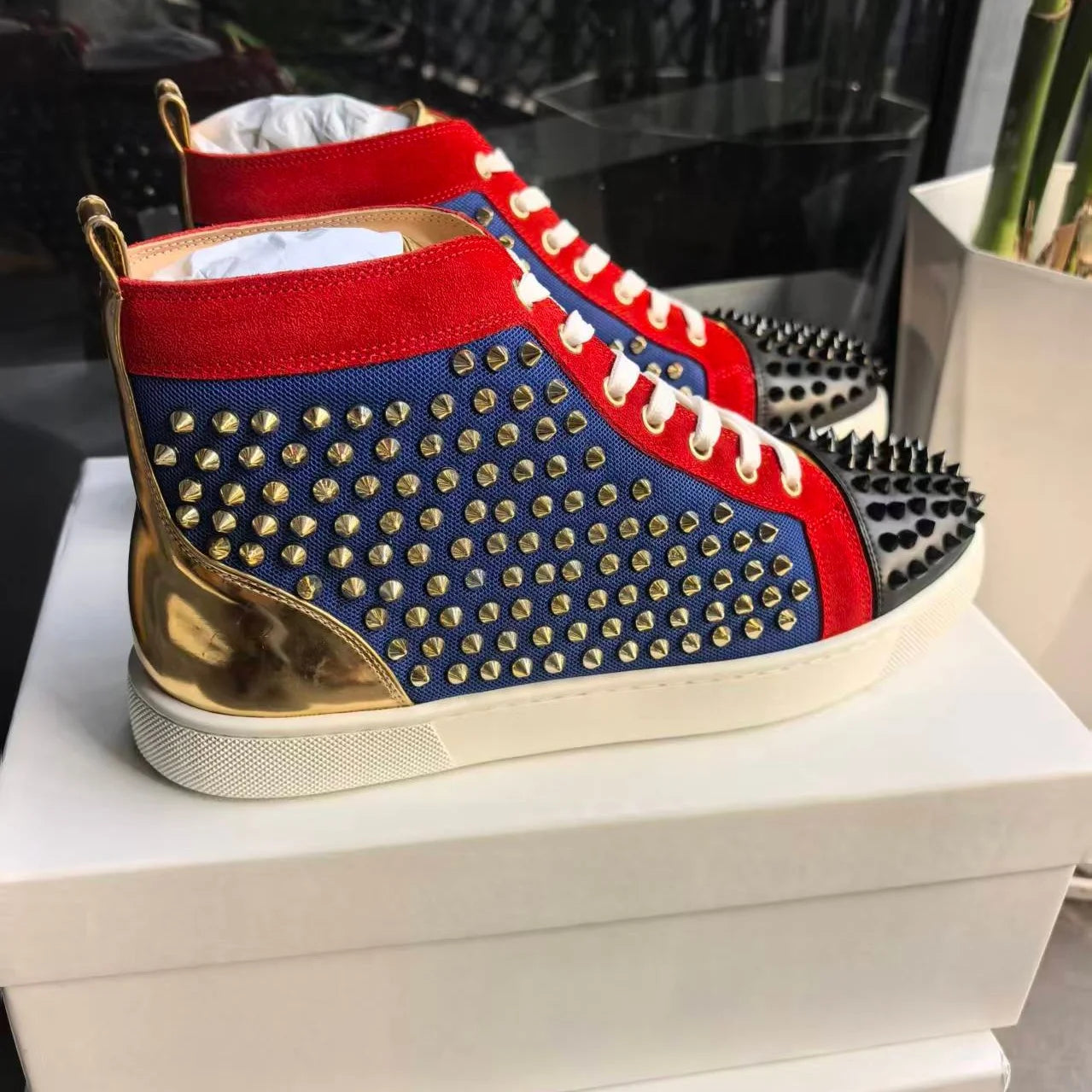 Women's Men's Color Block Spiked Stud High Top Sneakers Punk Design Edgy Classic Lace-Up Street Nightclub Luxurious Single Shoes